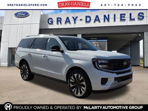 New 2026 Ford Expedition Platinum image 1