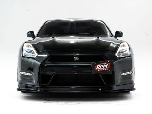 Used 2016 Nissan GT-R Premium image 7