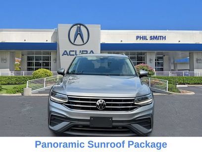 Used 2022 Volkswagen Tiguan SE w/ Panoramic Sunroof Package