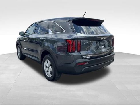 Certified 2023 Kia Sorento LX AWD/4WD image 6