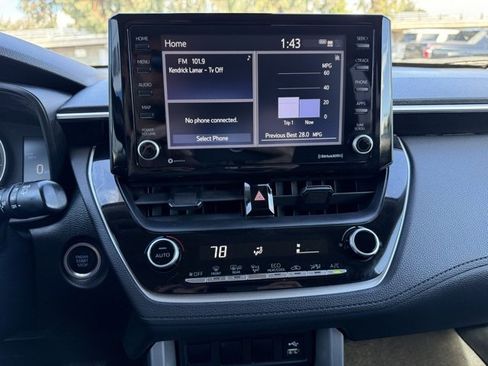 Used 2022 Toyota Corolla Cross LE image 23