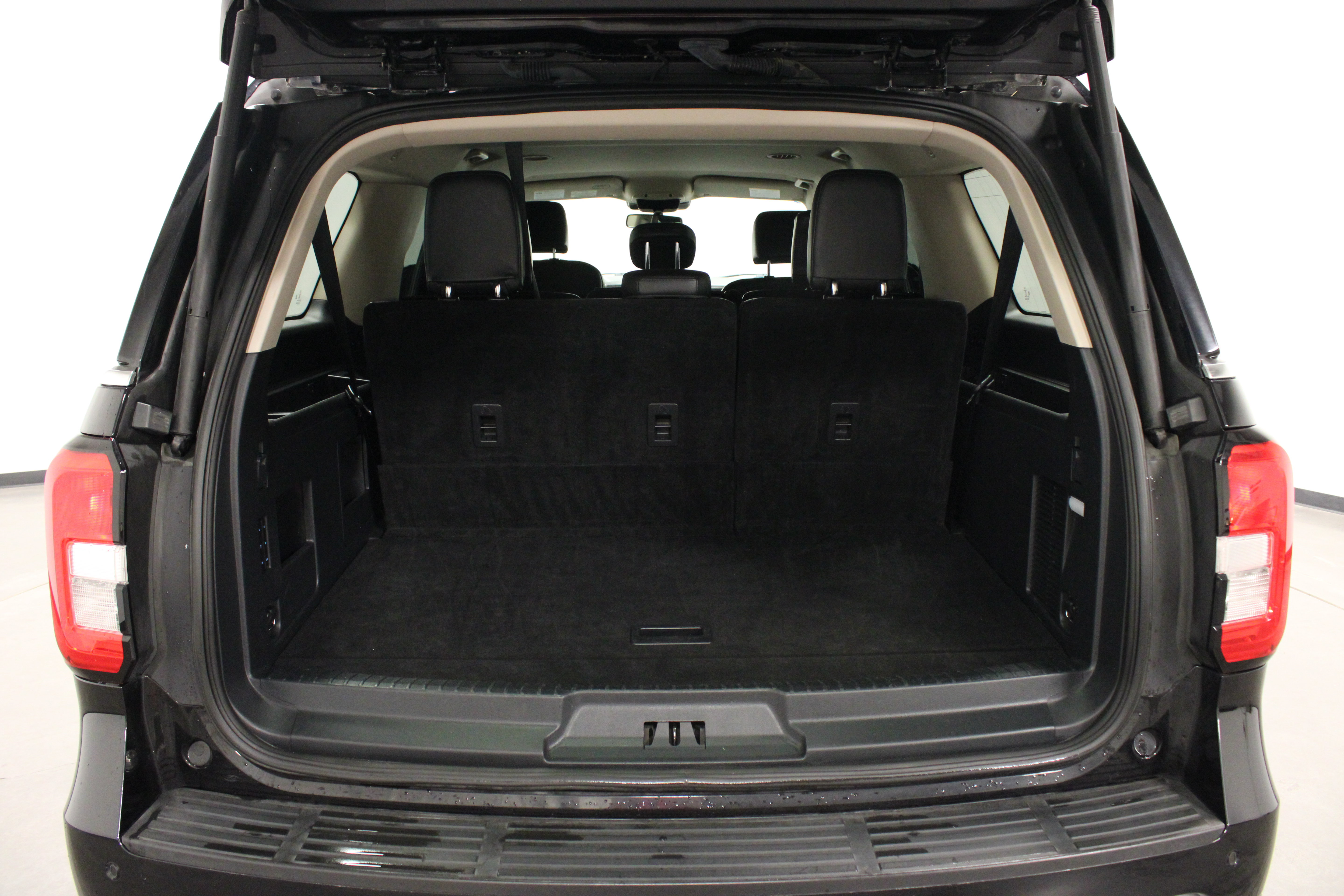 Used 2024 Ford Expedition Max XLT AWD/4WD image 13
