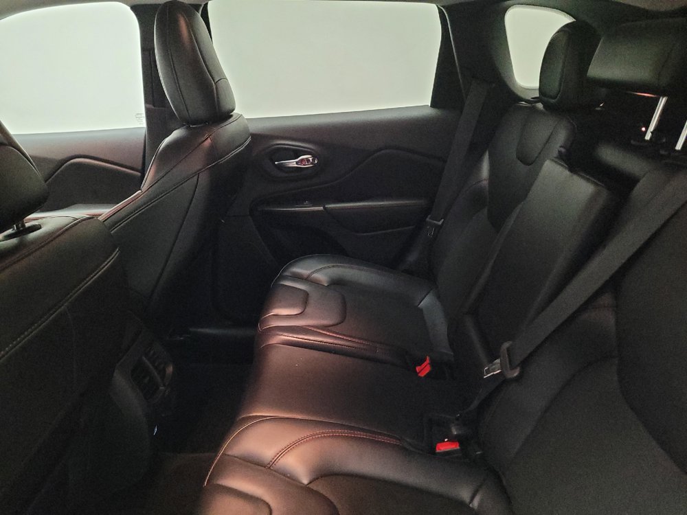 Used 2021 Jeep Cherokee Trailhawk w/ Comfort/Convenience Group AWD/4WD image 18