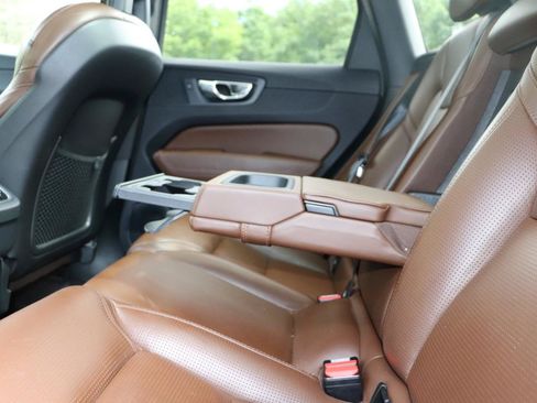 Used 2018 Volvo XC60 T5 Inscription w/ Luxury Seat Package AWD/4WD image 31