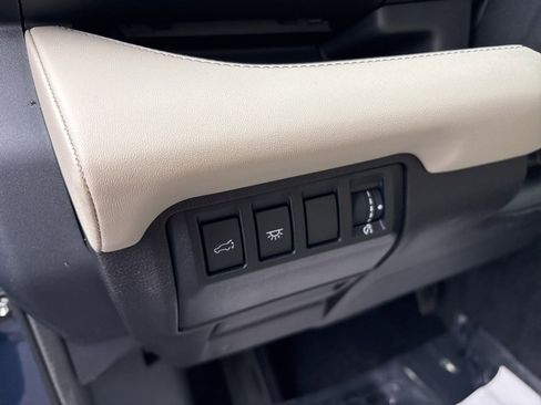 Certified 2023 Subaru Ascent Limited w/ Technology Package image 23