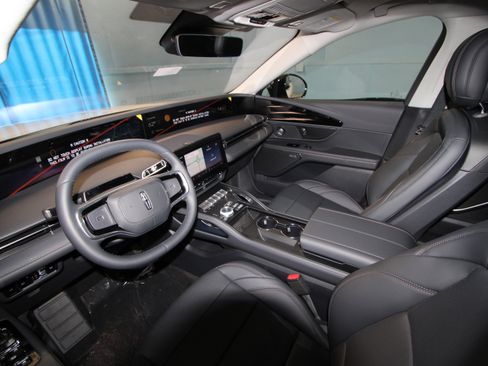 New 2026 Lincoln Nautilus Premier w/ Equipment Group 102A image 2