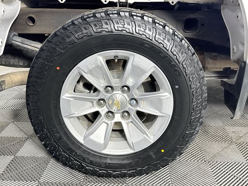 Used 2023 Chevrolet Silverado 1500 LT AWD/4WD image 30