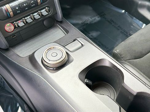 Used 2022 Ford Mustang Shelby GT500 w/ Technology Package image 27