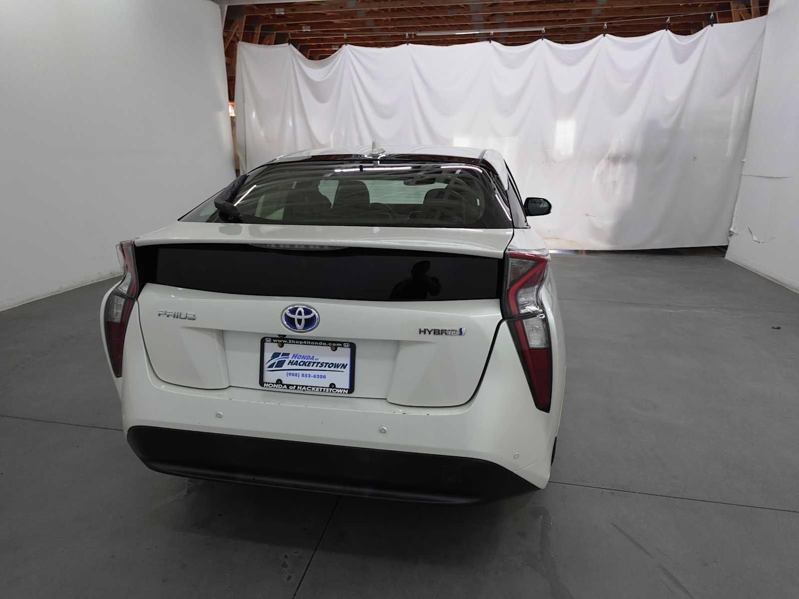 Used 2017 Toyota Prius Four FWD image 5