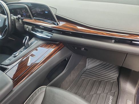 Used 2022 Cadillac Escalade Premium Luxury w/ Performance Package RWD image 29