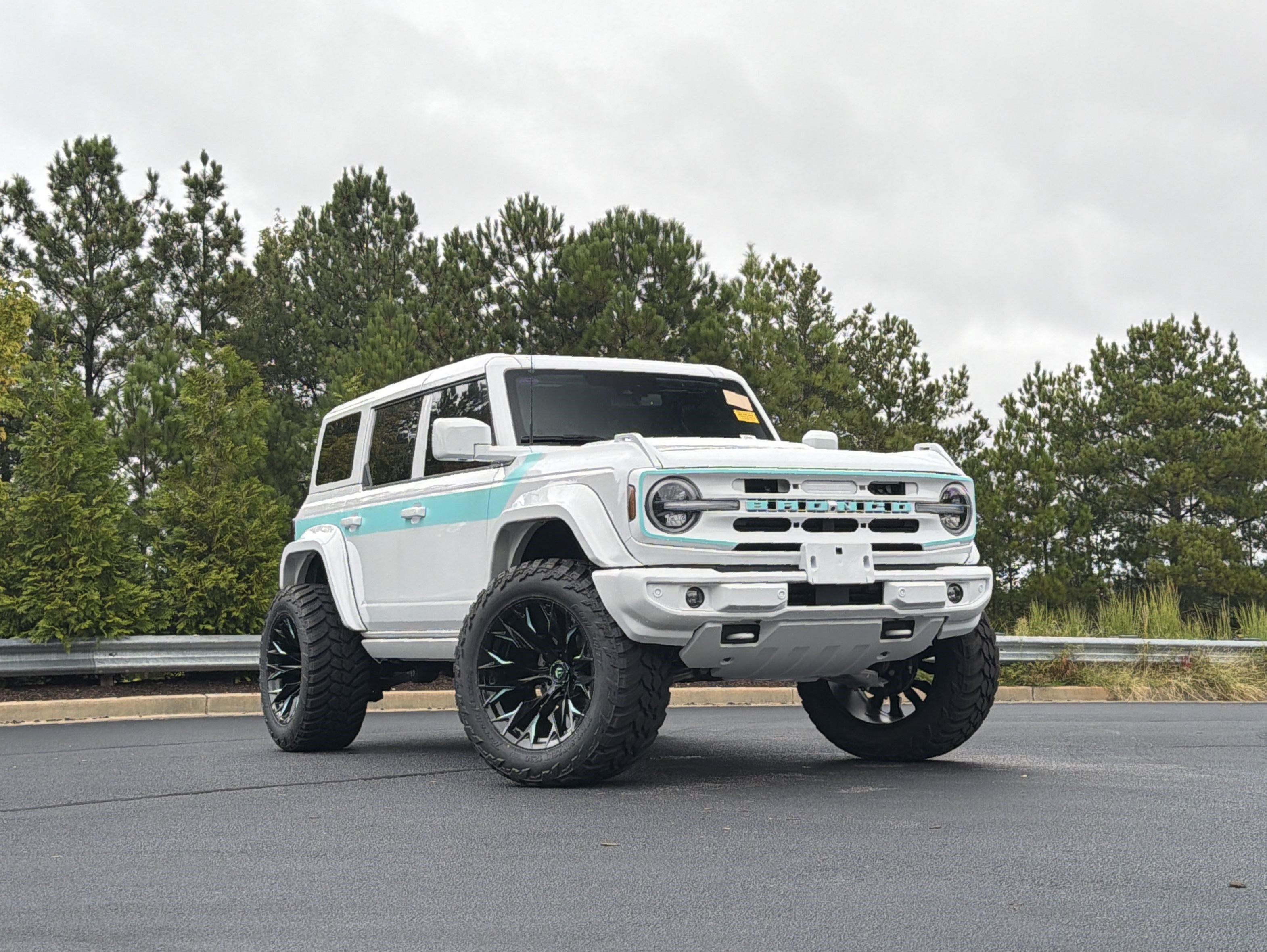 Used 2026 Ford Bronco Outer Banks AWD/4WD image 2