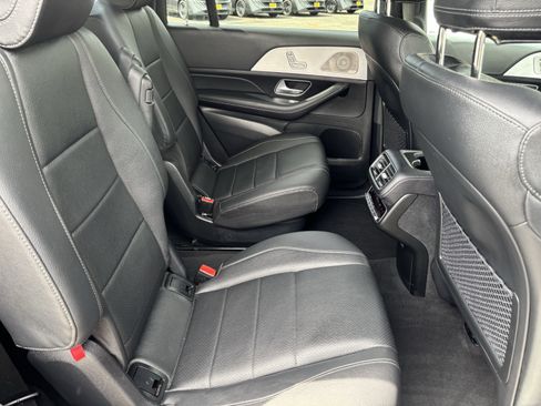 Used 2025 Mercedes-Benz GLS 450 4MATIC image 13