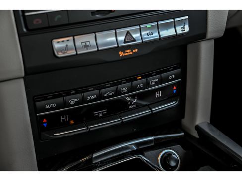 Used 2016 Mercedes-Benz E 350 4MATIC Sedan image 24