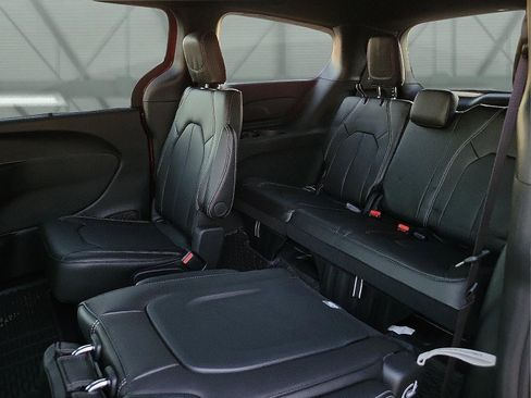 New 2026 Chrysler Voyager LX image 8