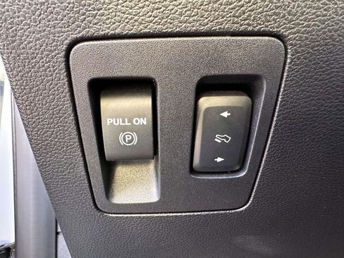 Used 2018 Ford F150 XLT w/ Equipment Group 302A Luxury image 16