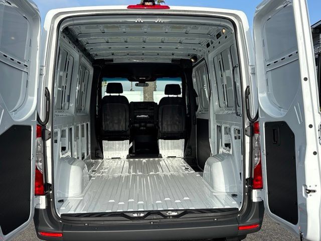 Used 2026 Mercedes-Benz Sprinter 2500 image 28