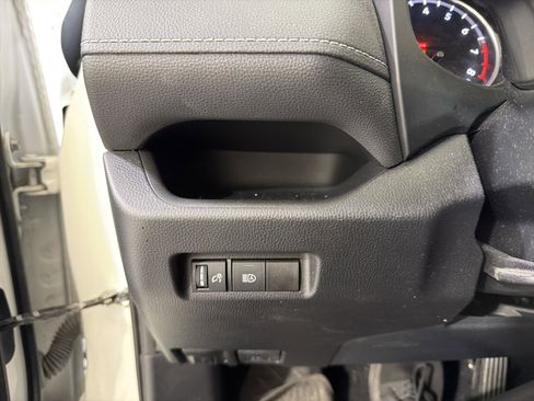 Used 2021 Toyota RAV4 XLE image 20