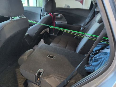 Used 2022 Kia Niro LX FWD image 8