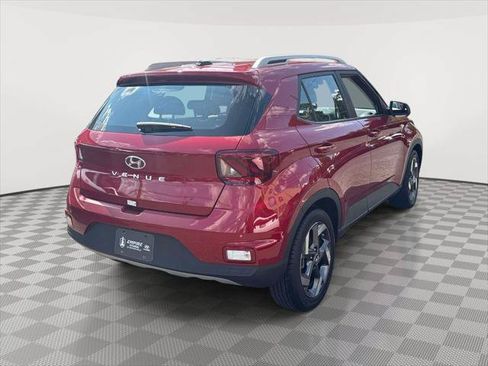 Certified 2025 Hyundai Venue Limited FWD image 6