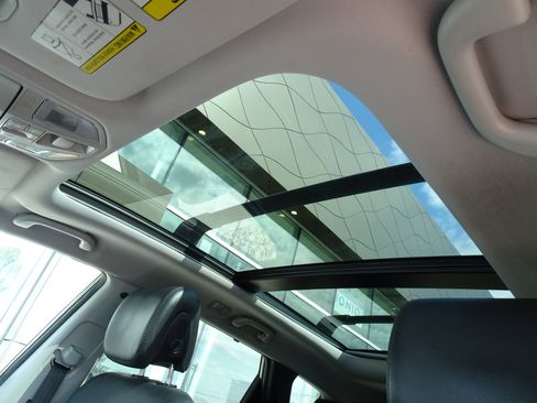 Used 2017 Hyundai Santa Fe Sport image 12