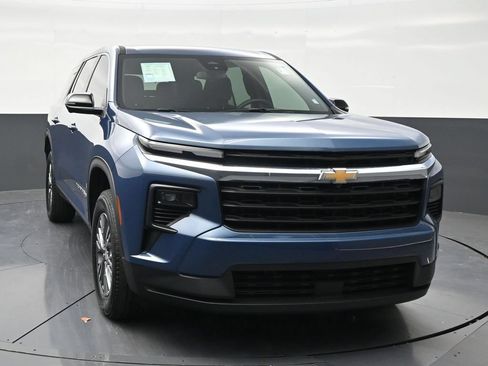 Used 2024 Chevrolet Traverse LS FWD image 7