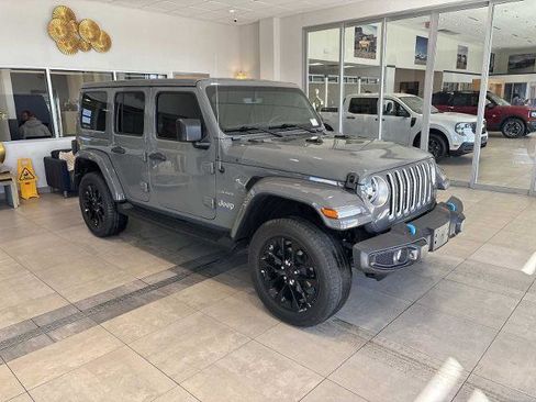 Used 2023 Jeep Wrangler Unlimited Sahara w/ Cold Weather Group AWD/4WD image 1
