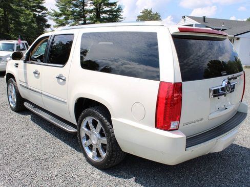 Used 2007 Cadillac Escalade ESV AWD w/ Information Package image 9