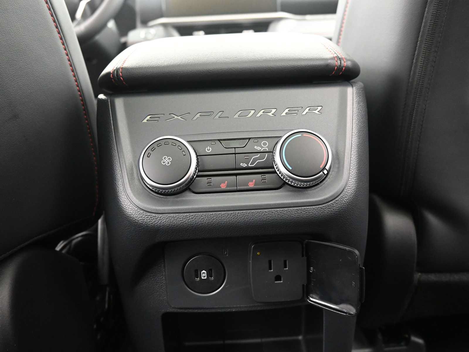 New 2026 Ford Explorer ST-Line w/ ST-Line Street Pack AWD/4WD image 17