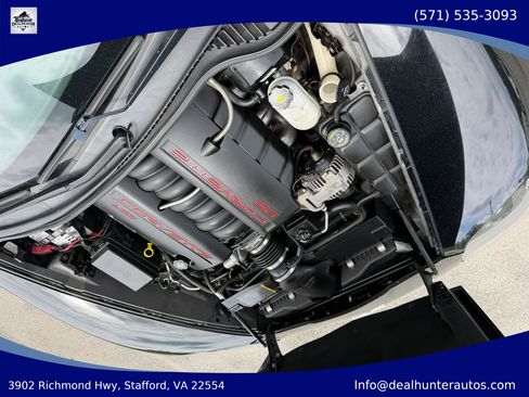 Used 2005 Chevrolet Corvette Coupe w/ Preferred Equipment Group RWD image 34
