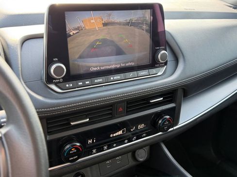 Used 2024 Nissan Rogue SV image 5