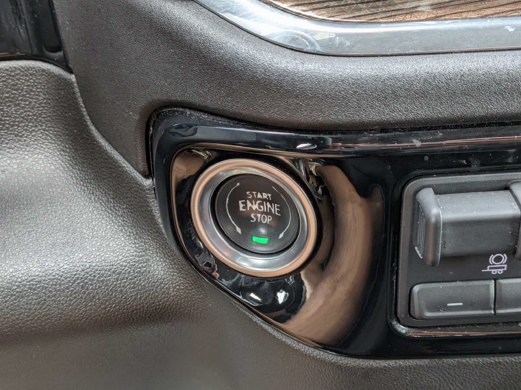Used 2025 Chevrolet Silverado 1500 LT RWD image 28