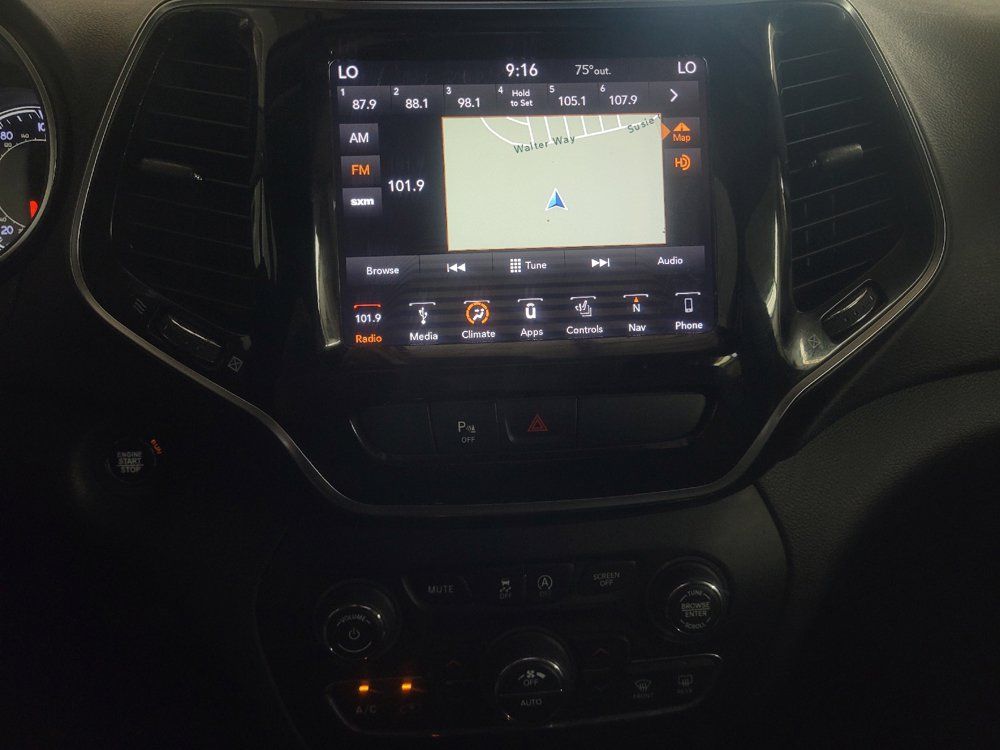 Used 2019 Jeep Cherokee Limited FWD image 25
