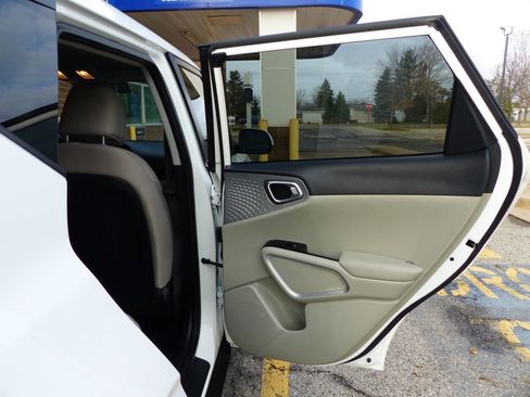 Used 2022 Kia Soul LX image 35