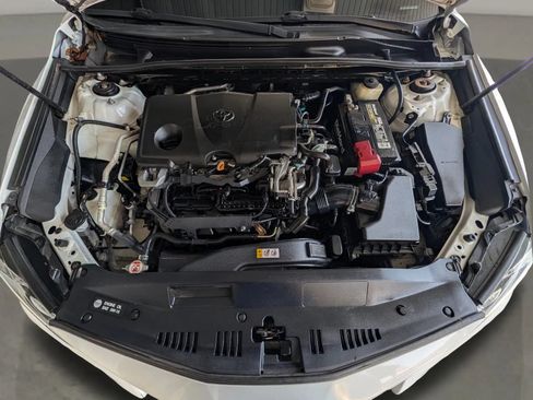 Used 2018 Toyota Camry SE FWD image 12