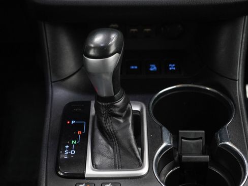 Used 2019 Toyota Highlander Plus AWD/4WD image 21