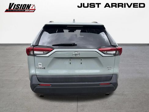 Used 2019 Toyota RAV4 XLE Premium AWD/4WD image 5