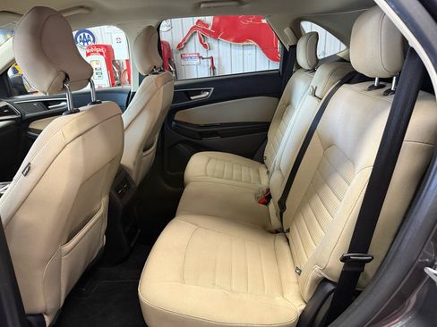 Used 2018 Ford Edge SEL FWD image 18