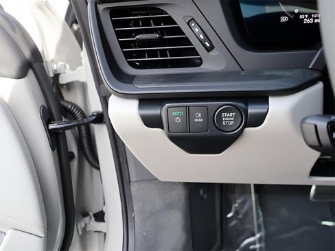 Certified 2026 Porsche 911 Targa 4 GTS image 38