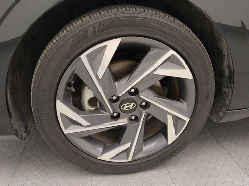Used 2025 Hyundai Elantra Sport FWD image 31