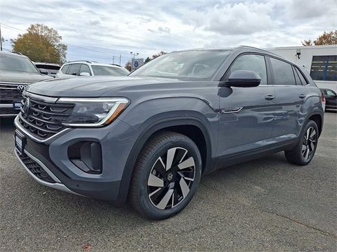 New 2026 Volkswagen Atlas Cross Sport SE image 2