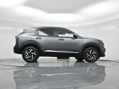 Used 2025 Nissan Kicks SV image 37
