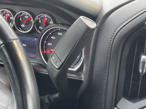 Used 2019 Chevrolet Silverado 1500 LT Trail Boss AWD/4WD image 23