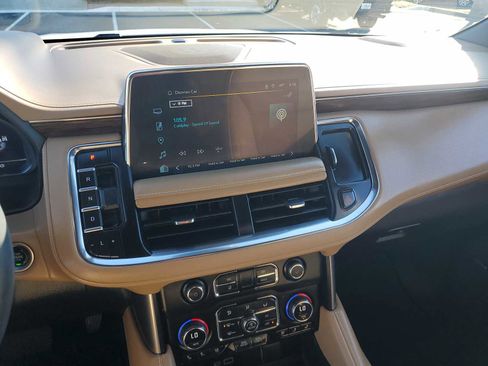 Certified 2024 Chevrolet Suburban Premier image 12