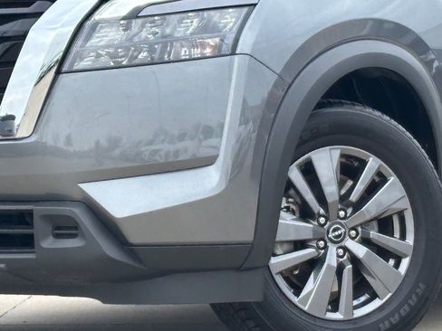 Used 2024 Nissan Pathfinder SV image 6