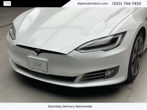 Used 2020 Tesla Model S Long Range Plus image 12