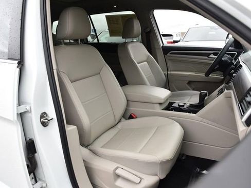 Certified 2022 Volkswagen Atlas SE w/ Panoramic Sunroof Package image 20