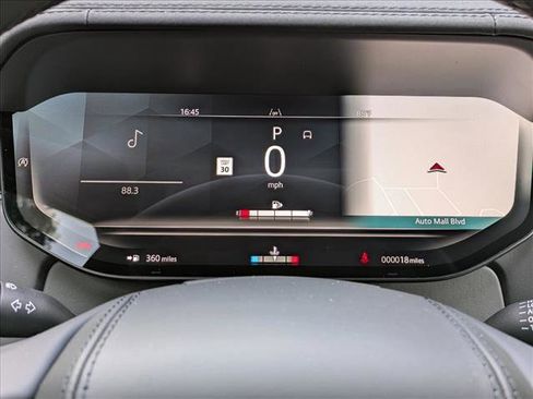 New 2025 Land Rover Range Rover SE image 11