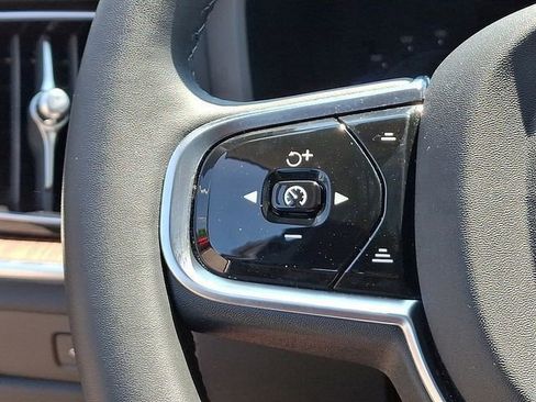 Used 2024 Volvo S60 B5 Plus image 33