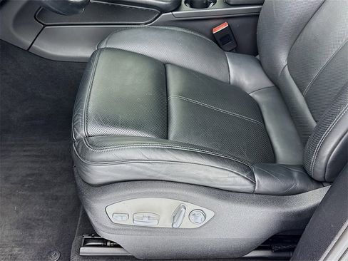 Used 2020 Porsche Macan image 13