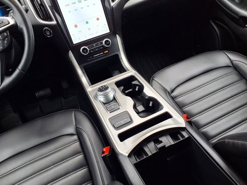 Certified 2024 Ford Edge SEL w/ Convenience Package image 10